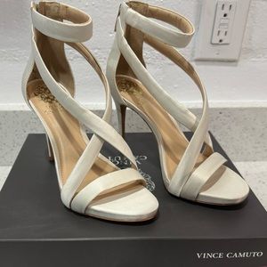 VINCE CAMUTO | Devinhara Wedding Milk Satin 7